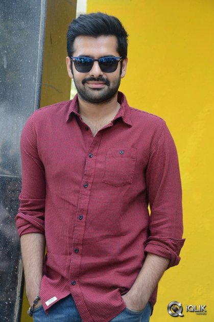 Nenu-Sailaja-Movie-First-Look-Launch